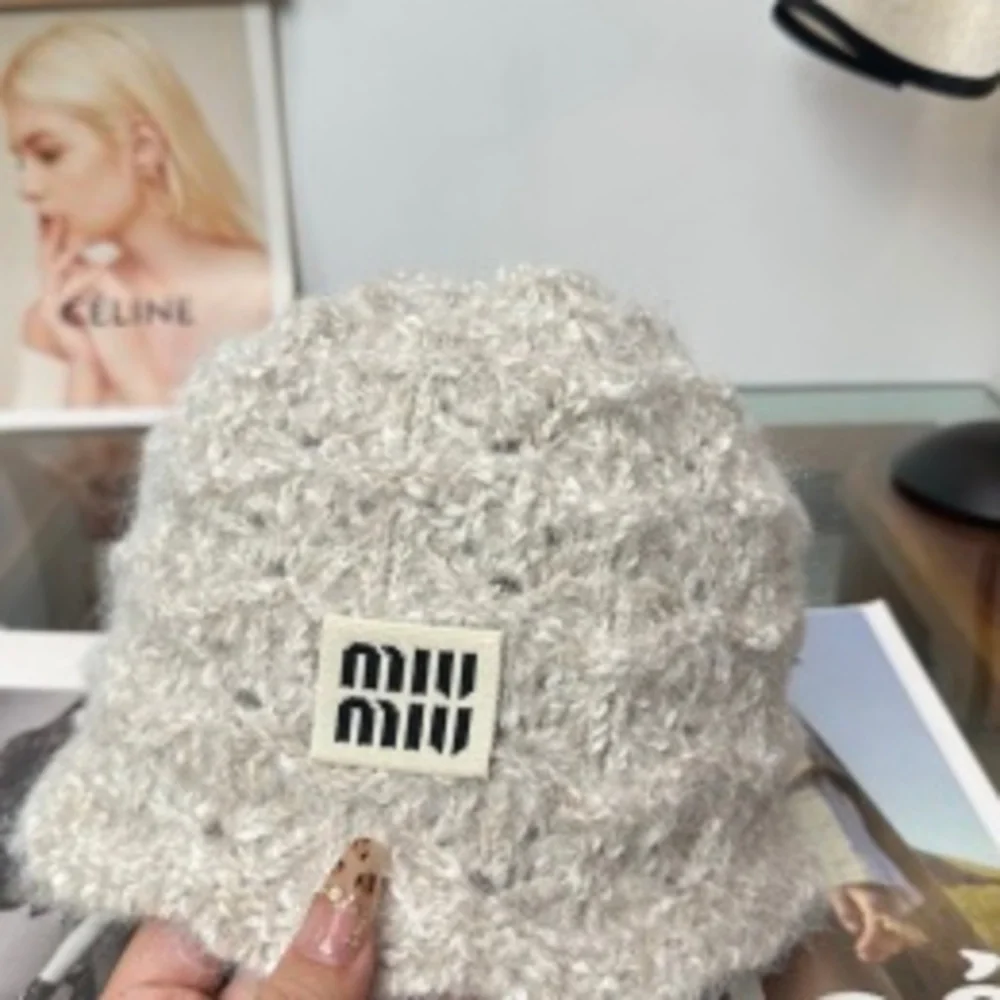 ⚜Miu Miu⚜Cream White Textured Plush Winter Beanie